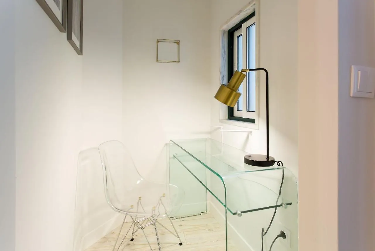 City Escape - Lisbon Center! 0*,  Portogallo
